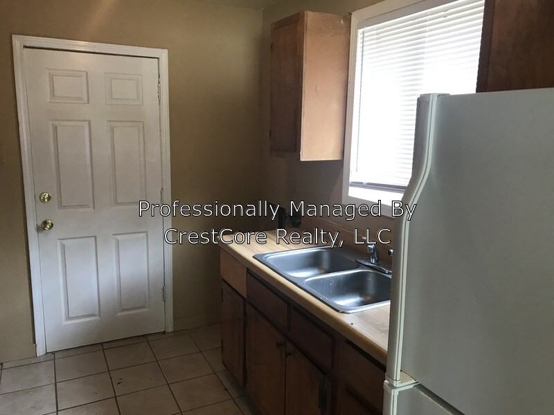 4829 Mccrory Ave - Photo 3 of 7