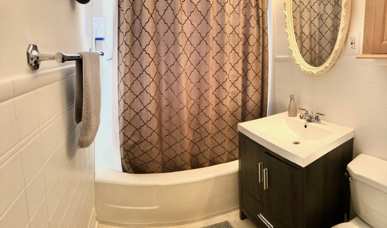 11615 112 Ave NW #Main - Photo 6 of 9
