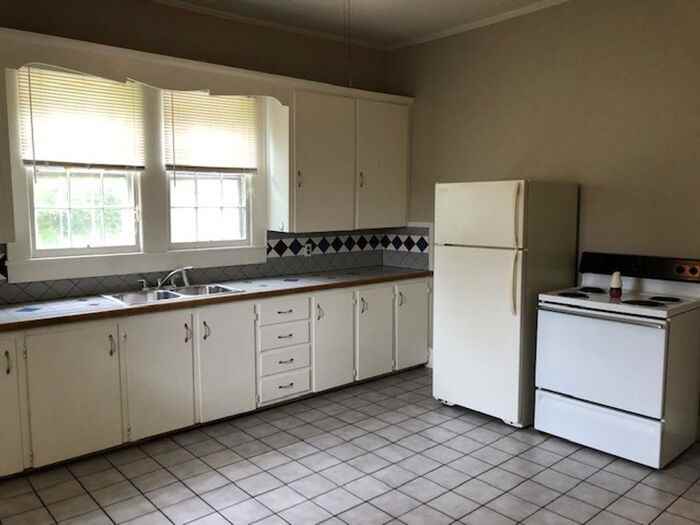 430 Cannon St - Photo 3 of 11