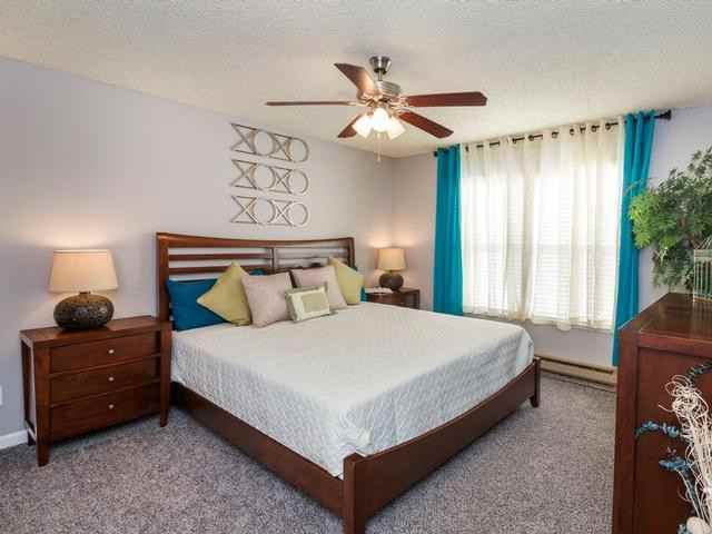 640 Wycliffe Dr - Photo 3 of 45