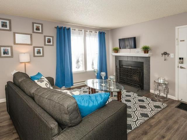 640 Wycliffe Dr - Photo 4 of 45