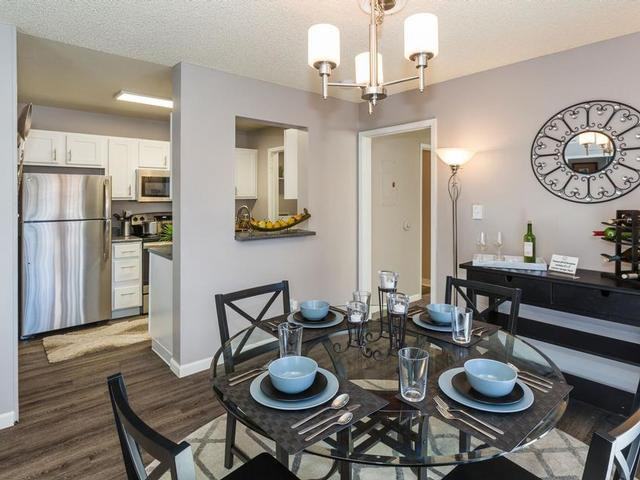 640 Wycliffe Dr - Photo 7 of 45