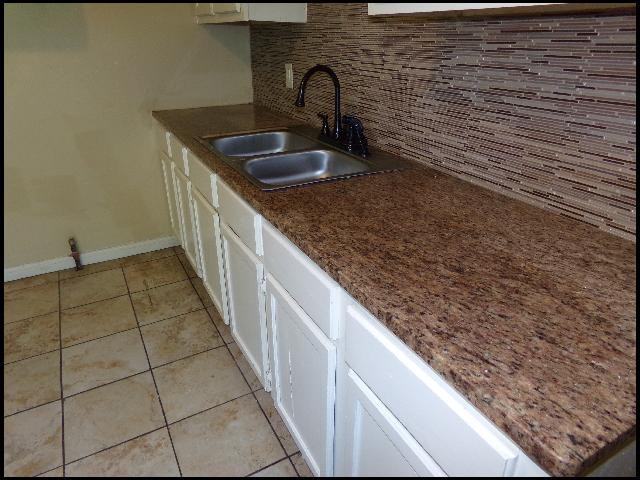 1504 E 38th St - Photo 4 of 9