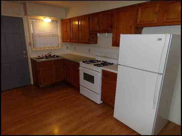 610 S Maple St #A - Photo 6 of 10