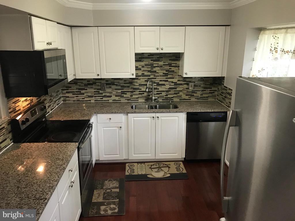 13006 Quander Court - Photo 3 of 25