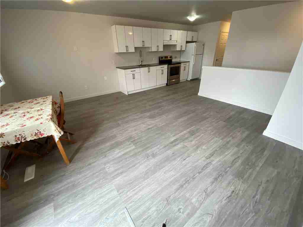 707 Dufferin Avenue - Photo 3 of 13