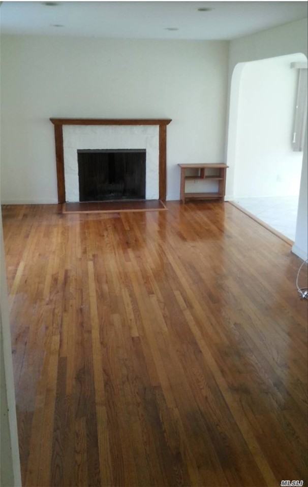 39 Kings Point Road - Photo 2 of 20