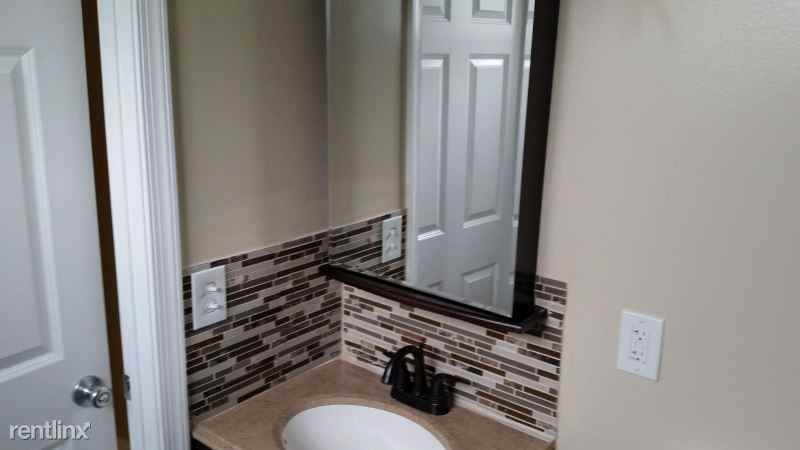 36 W Melrose Ave - Photo 3 of 7