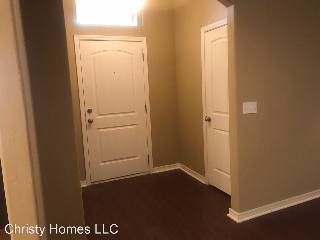 7408 Topeka Dr - Photo 3 of 17