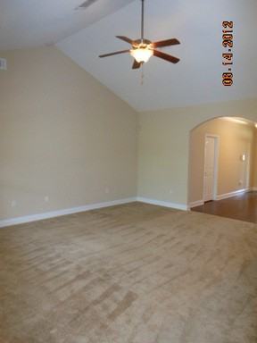 809 Yew Cir - Photo 2 of 10