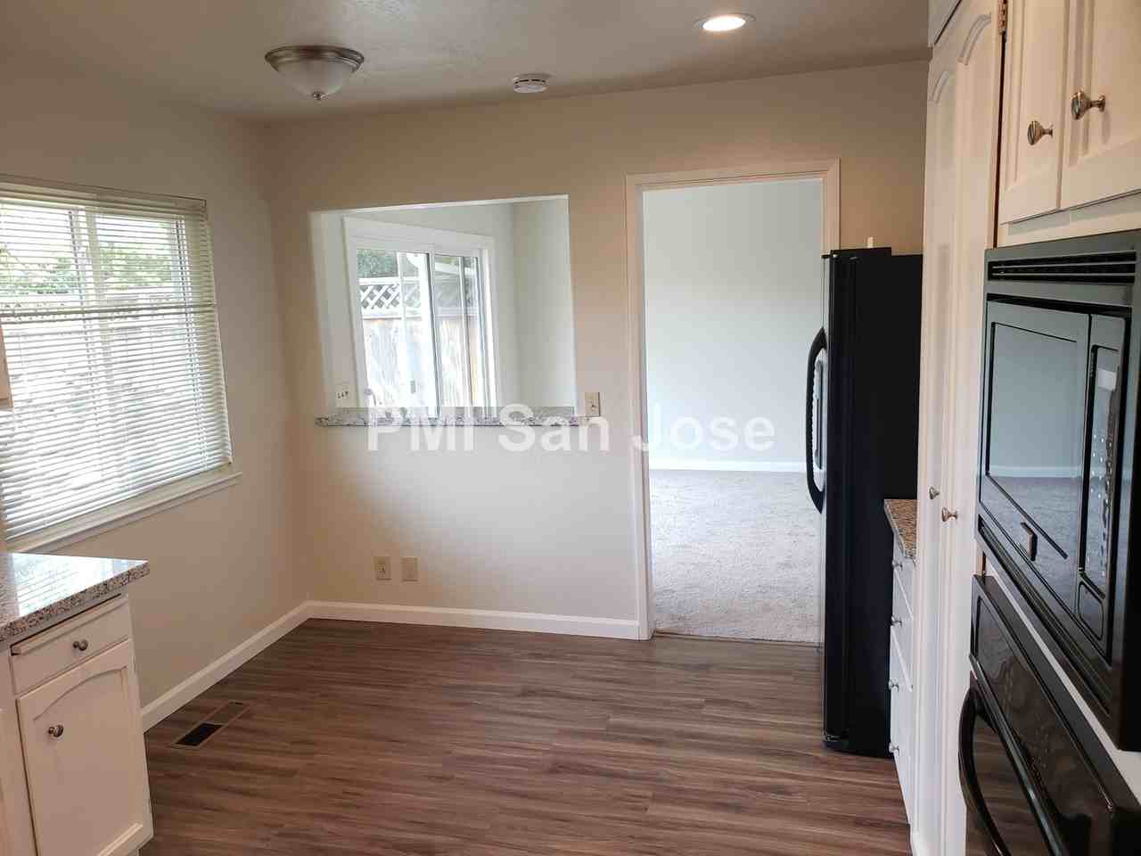 1114 El Prado Dr - Photo 3 of 22