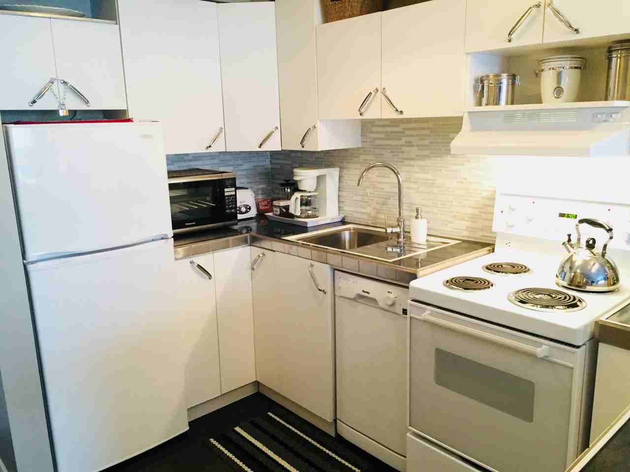 339 13 Avenue Southwest - Photo 2 of 26