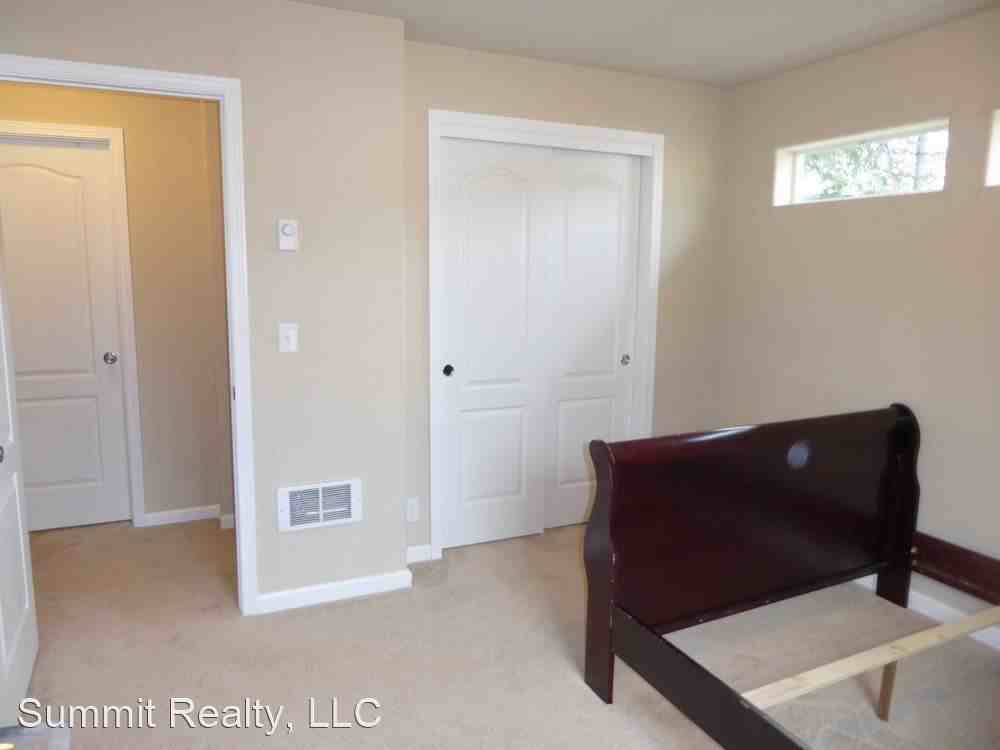 3235 Bresee St #B6 - Photo 3 of 30