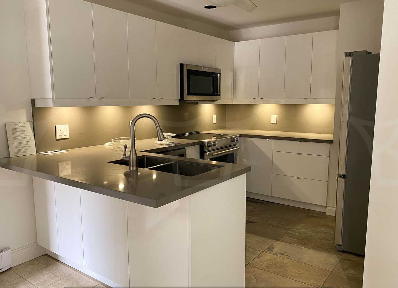 1496 King St W - Photo 2 of 16