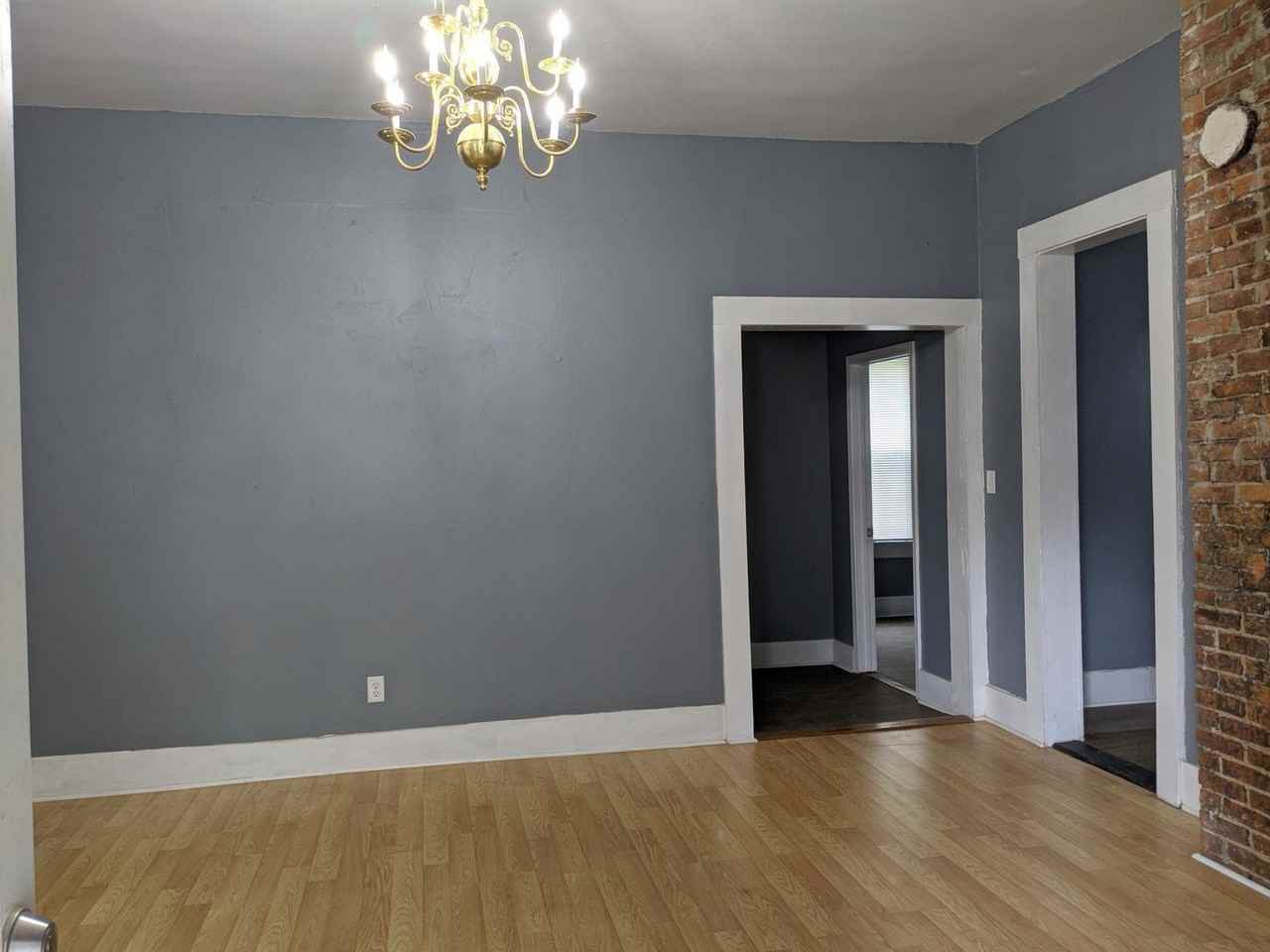 315 S 16th St - Photo 3 of 11