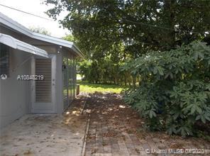1325 Southeast 1st Terrace - Photo 3 of 16