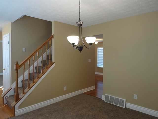 25 Wheatmore Ct - Photo 2 of 20