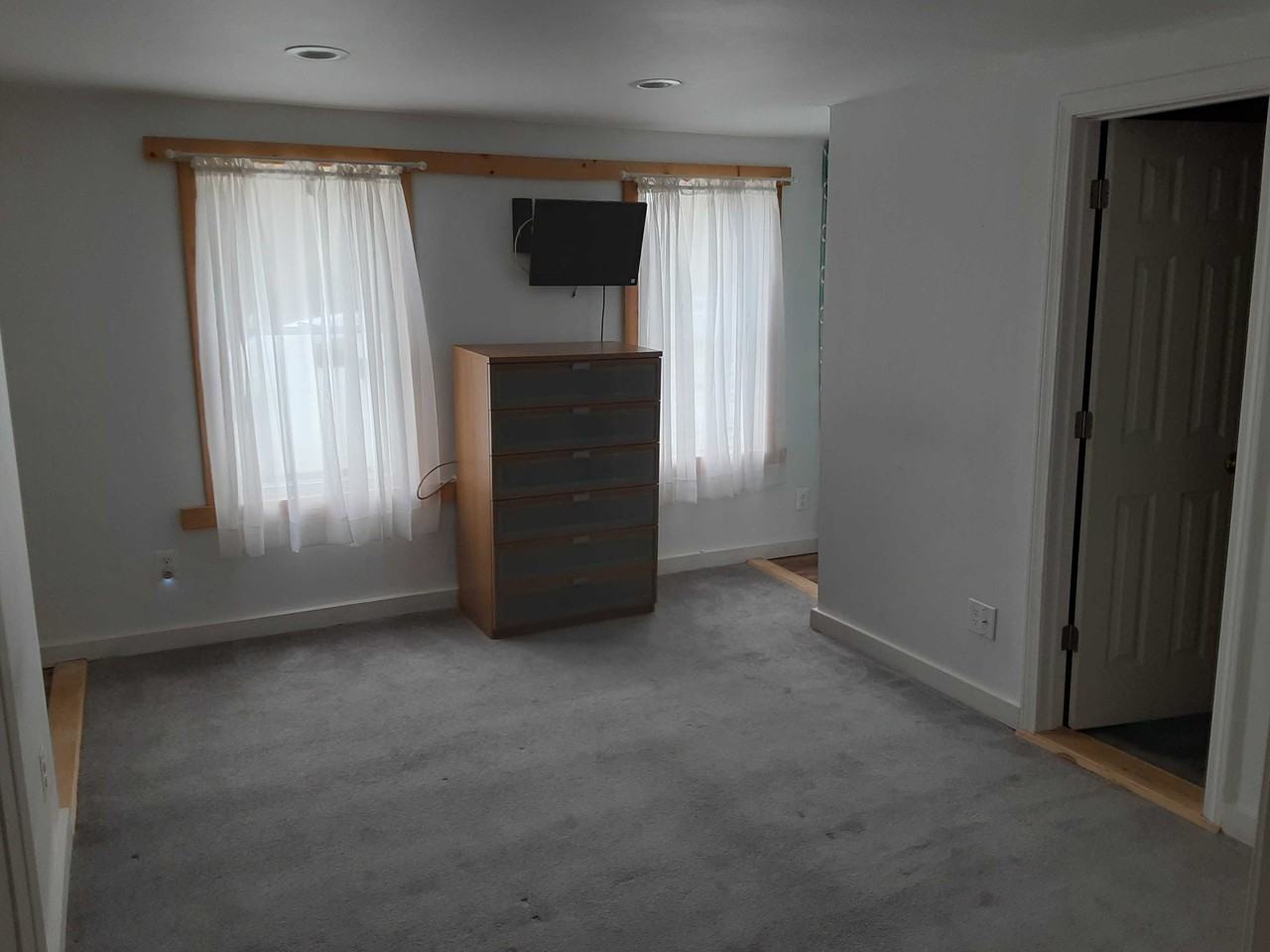 741 Main St - Photo 2 of 20