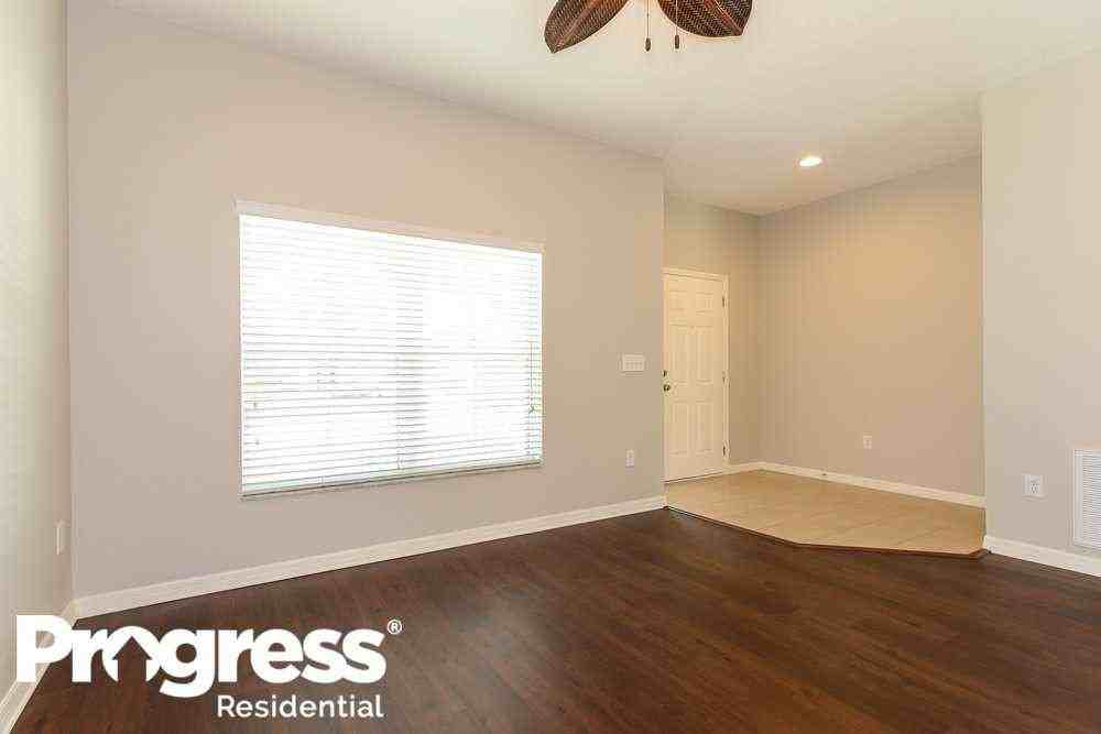 5723 White Trillium Loop - Photo 2 of 14