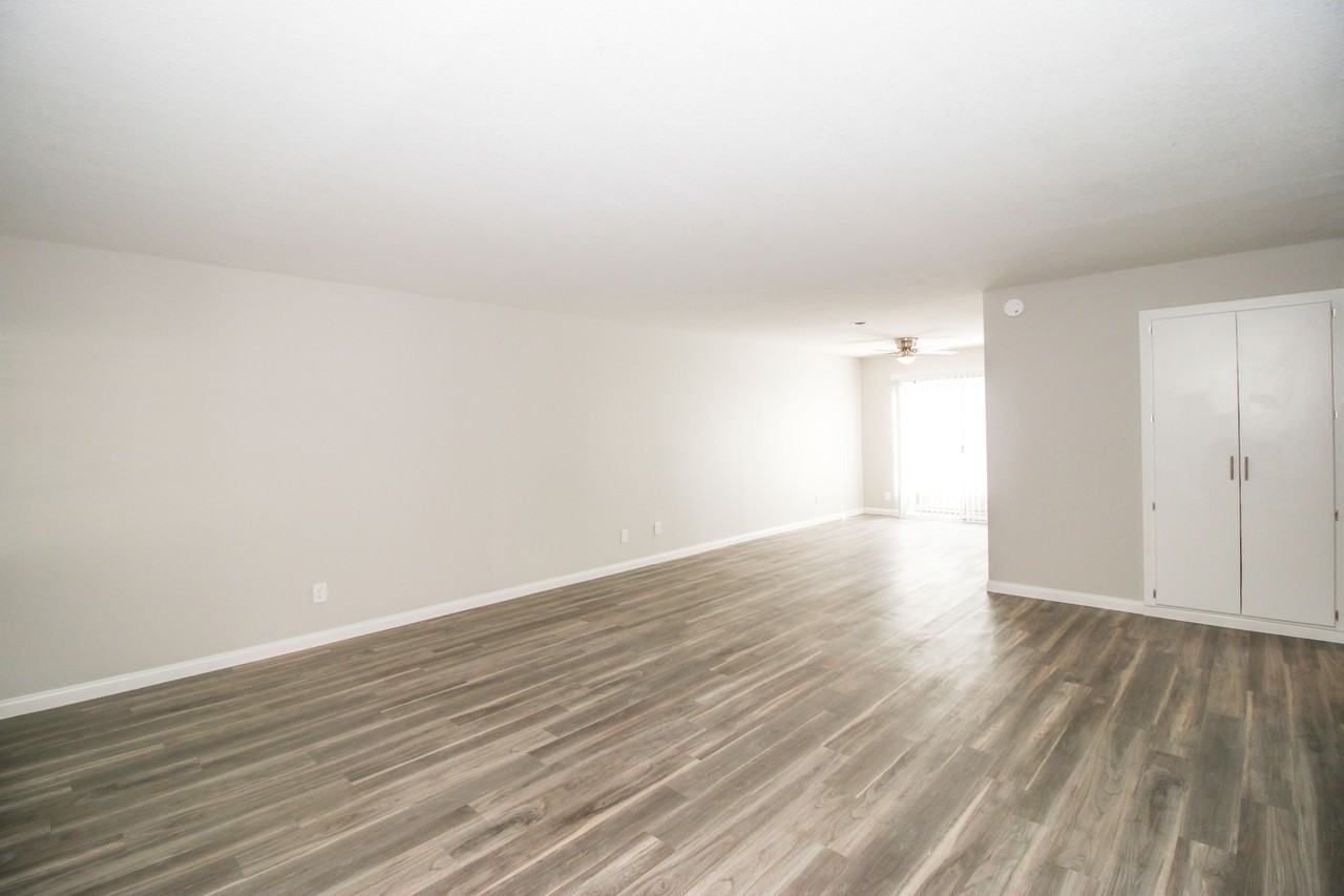 6330 Newlin Ave. - Photo 3 of 36