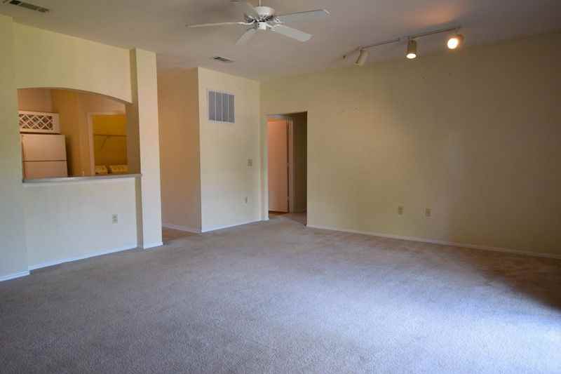 1325 Rotonda Pt - Photo 3 of 19