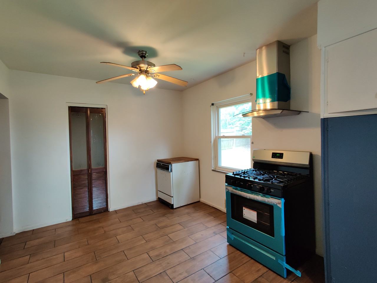 530 Maple Avenue - Photo 2 of 26