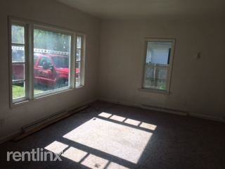 2161 Laurel Dr - Photo 2 of 9