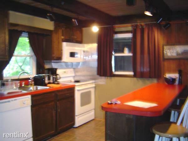 201 Mountain Lake Dr - Photo 3 of 10