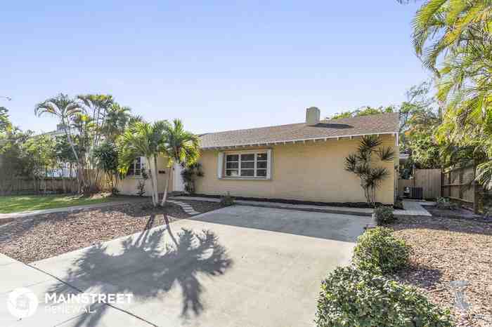 19921 Northwest 43rd Place - Photo 3 of 30