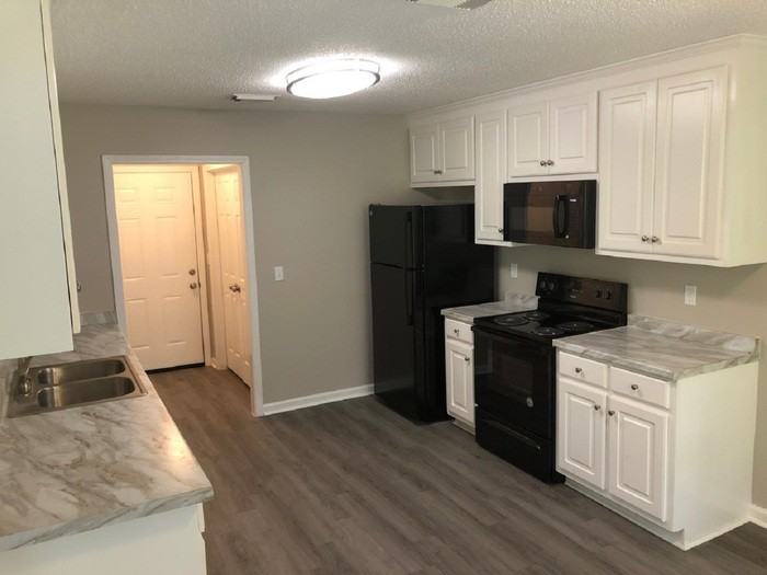 14118 River Point Cir - Photo 3 of 7