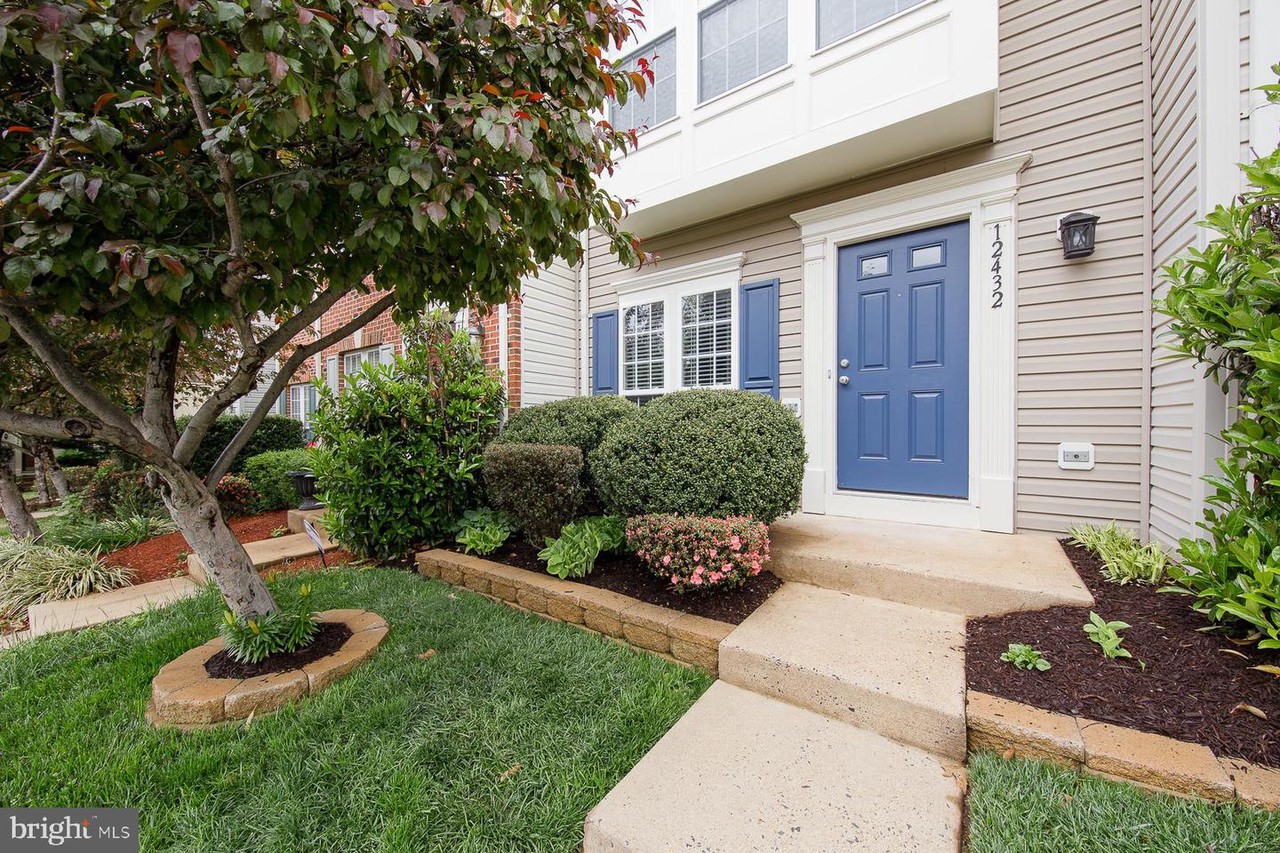 12432 Selkirk Circle - Photo 3 of 30