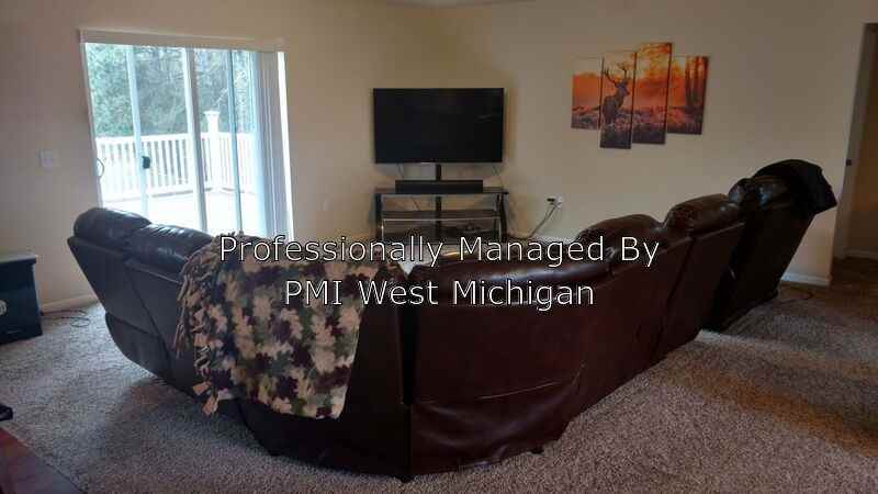 649 W Harmony Dr - Photo 2 of 16