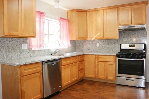 715 Sleeper Ave - Photo 2 of 10