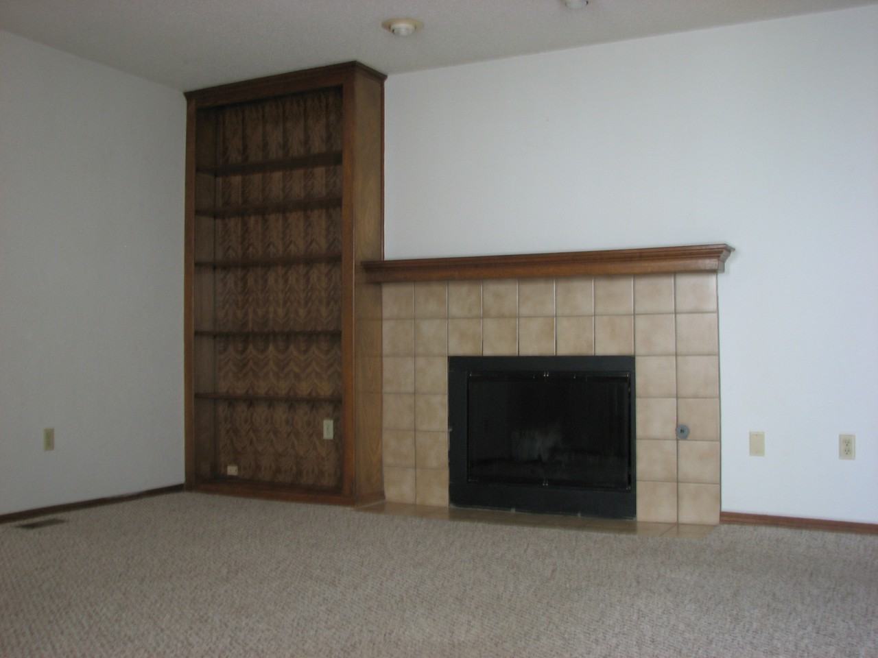 8112 Northwest 120th Street - Photo 2 of 7