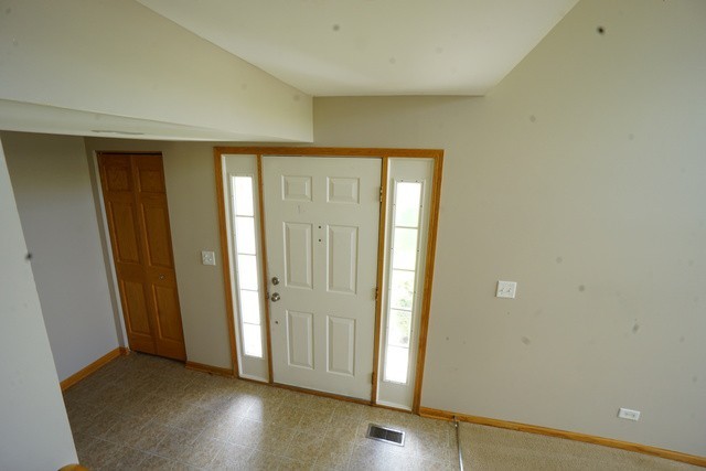 1333 Cape Cod Ln - Photo 2 of 18