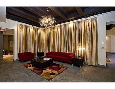 12 Stoneholm Street #409