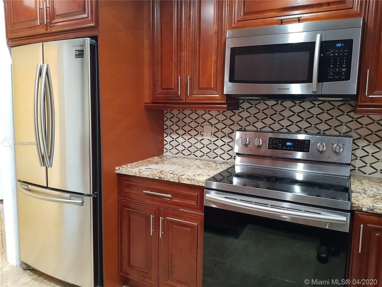 7061 W Sunrise Blvd Unit B2 - Photo 3 of 15