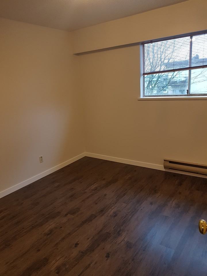 349 East 7th Avenue - Photo 3 of 13