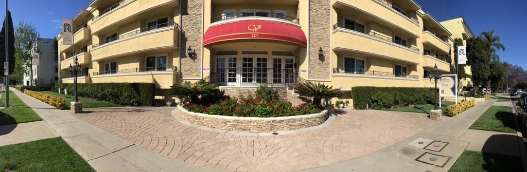 1370 Veteran Ave - Photo 2 of 20