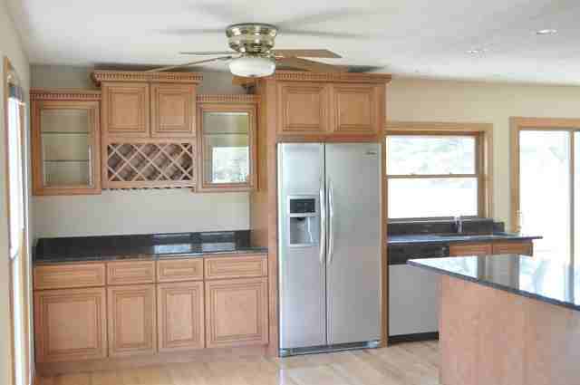 141 S Birchwood Dr - Photo 3 of 9