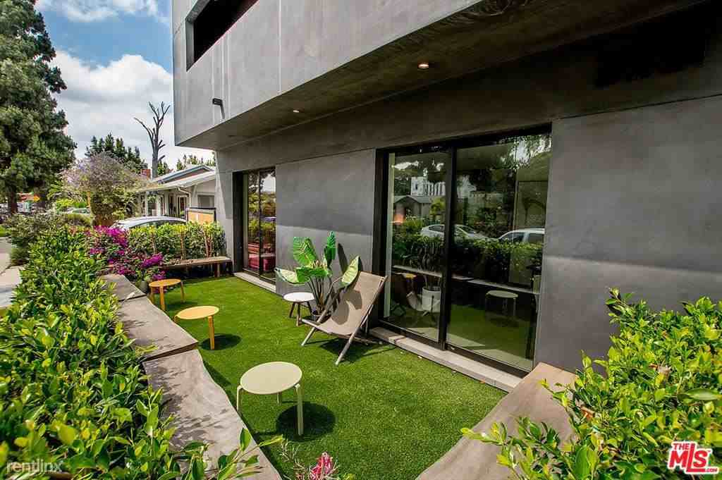 3331 Caroline Ave - Photo 3 of 10