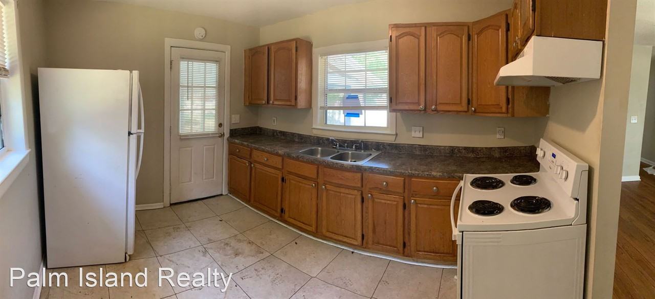 1022 Trenton Dr - Photo 2 of 15