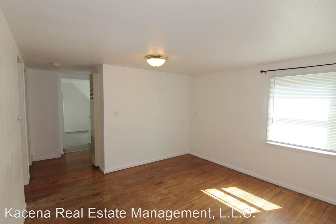 740 & 740 1/2 Sunset St - Photo 2 of 11