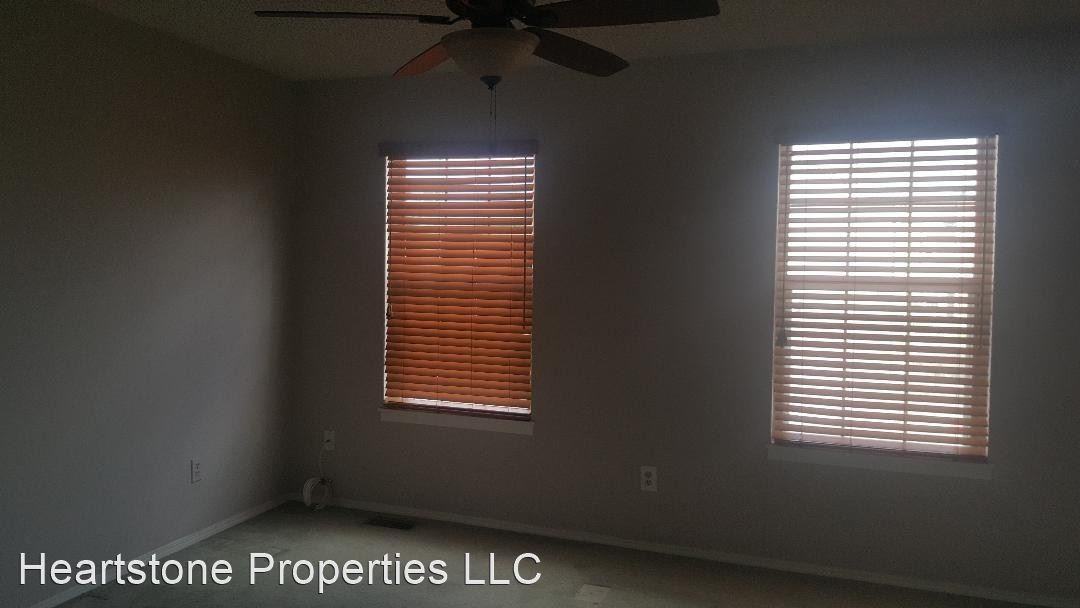 10719 Foxwood Ct - Photo 3 of 9