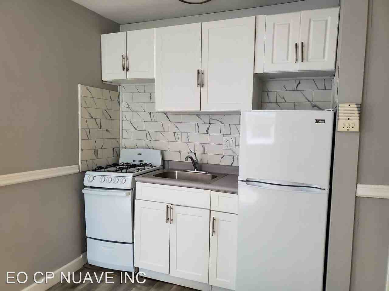 376 Park Ave - Photo 2 of 3