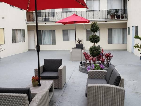 425 South Alexandria Ave - Photo 7 of 21