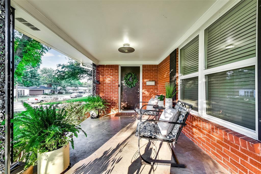 6734 Blessing Dr - Photo 3 of 32