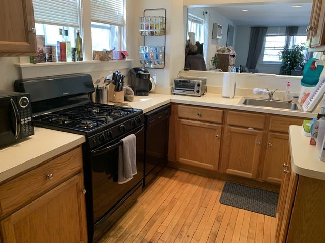 2229 N Oakley Ave - Photo 3 of 8