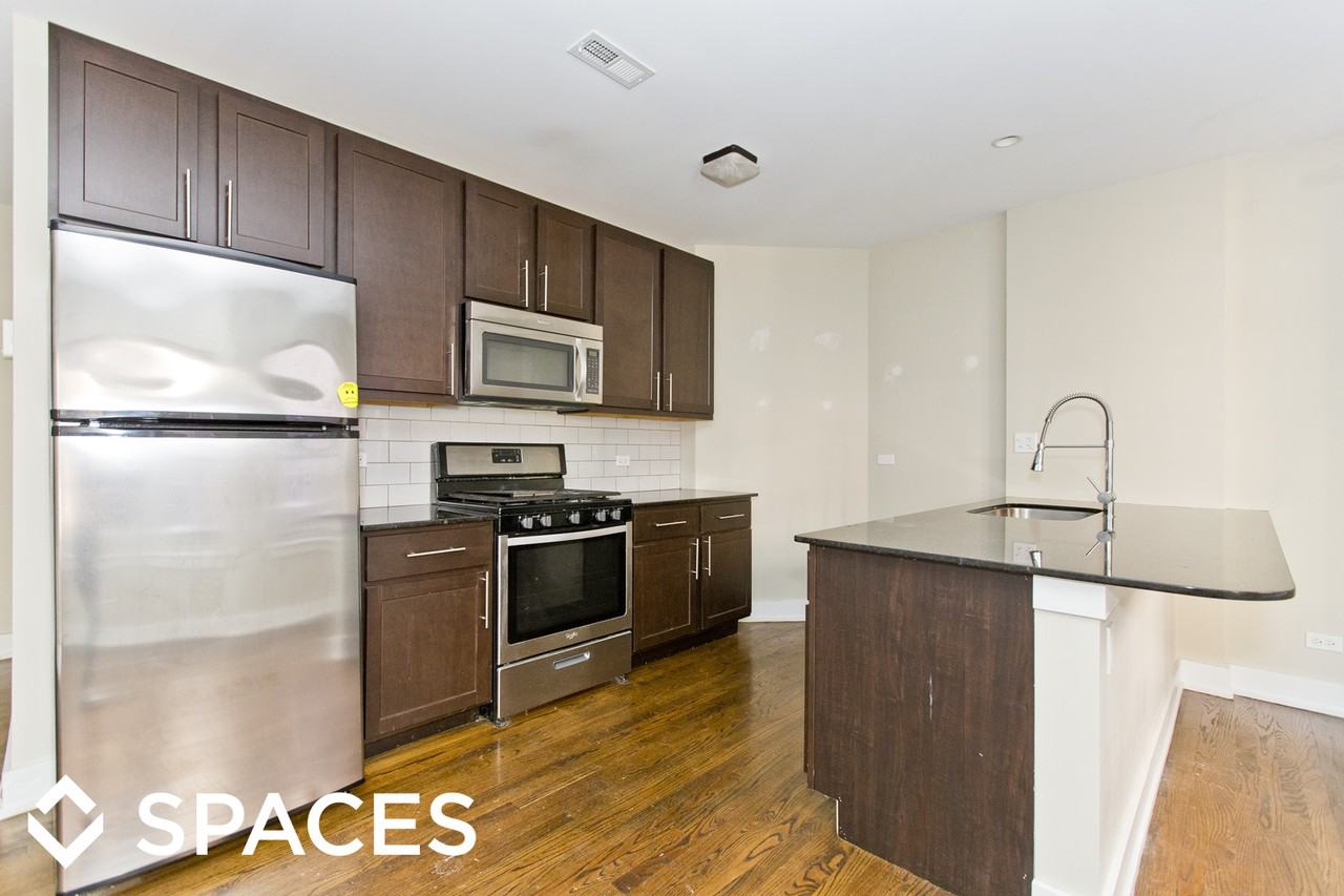 5058 N Winchester Ave - Photo 2 of 8