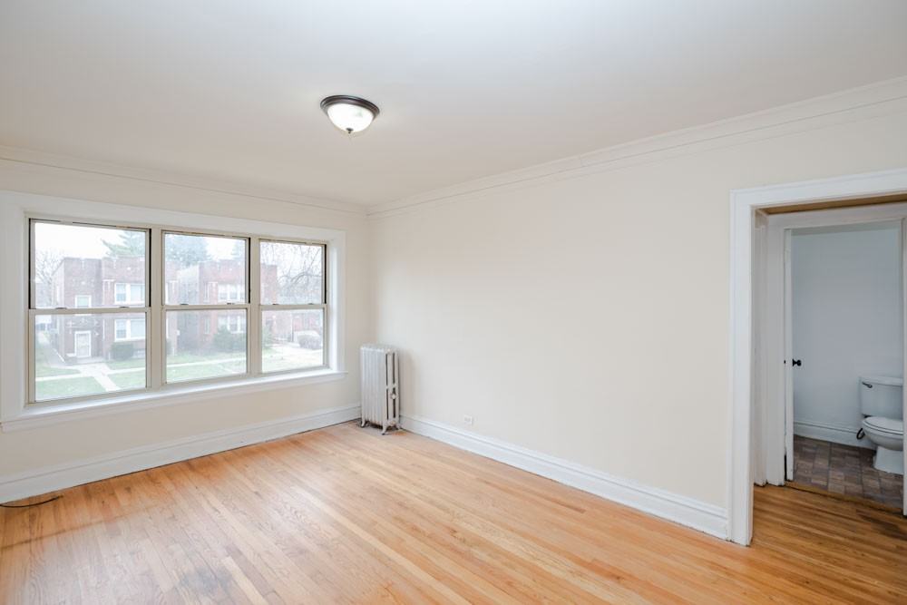 7202 S Michigan Ave - Photo 2 of 8